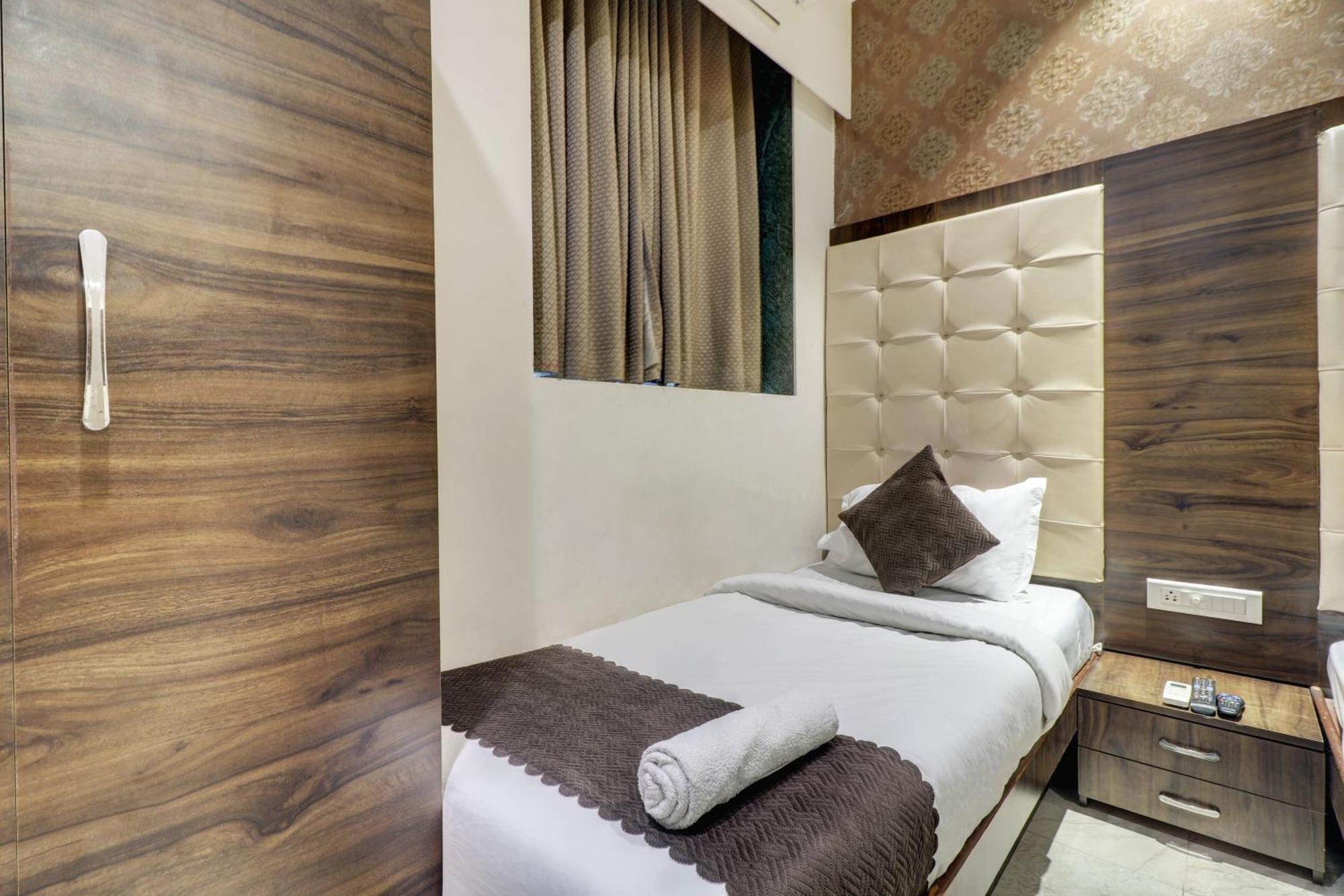 Hotel A. K. International - Fort مومباي الغرفة الصورة
